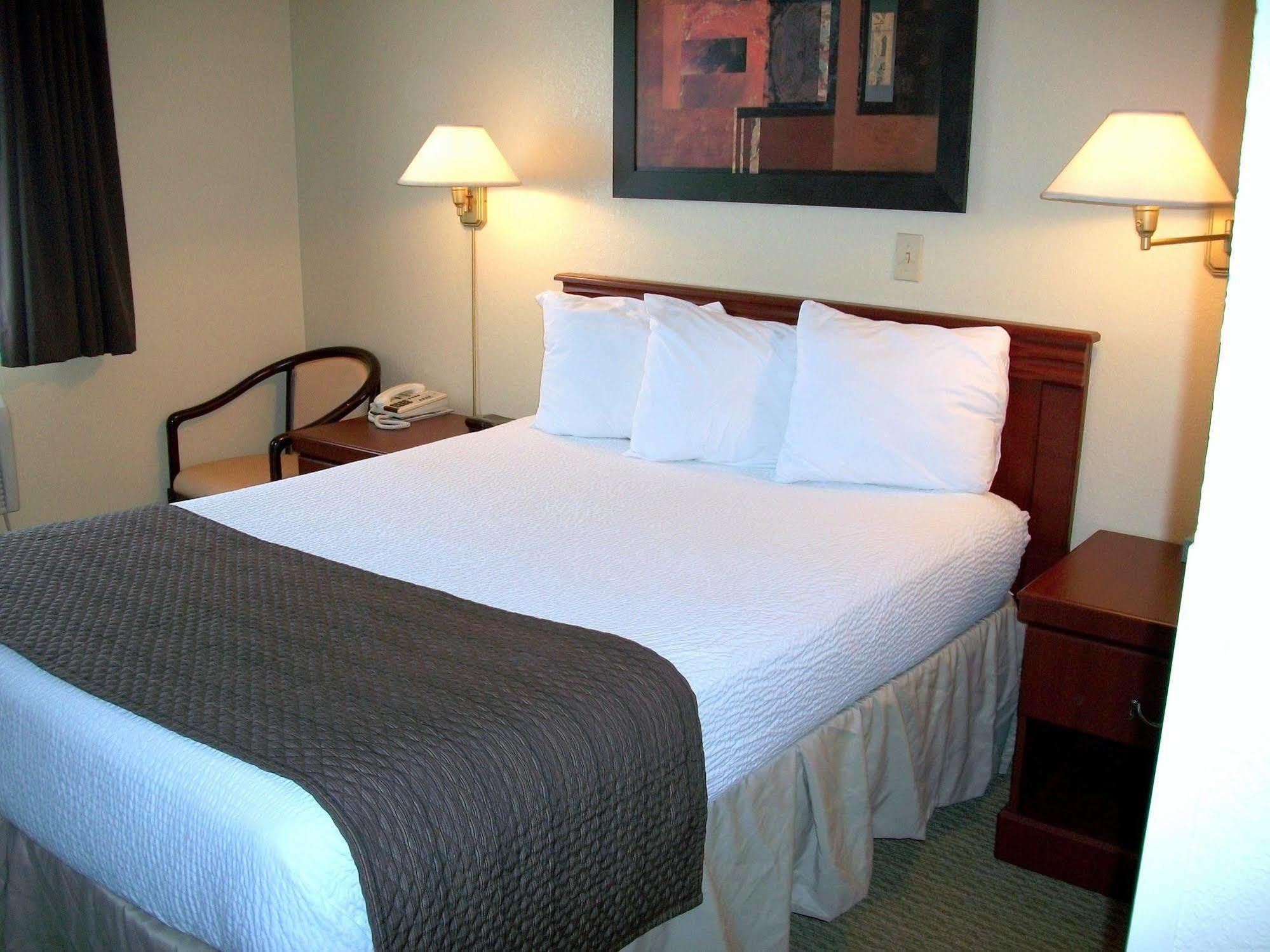 Wallaceburg Inn ภายนอก รูปภาพ